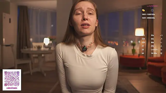 Snapshot of SharaNewbern chatting on February 2026 01:44:02 PM SharaNewbern online show from February 2026 01:44:02 PM