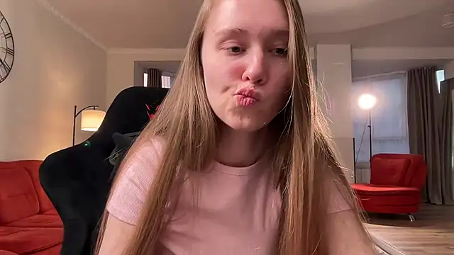 SharaNewbern online show from March 2026 02:28:01 PM