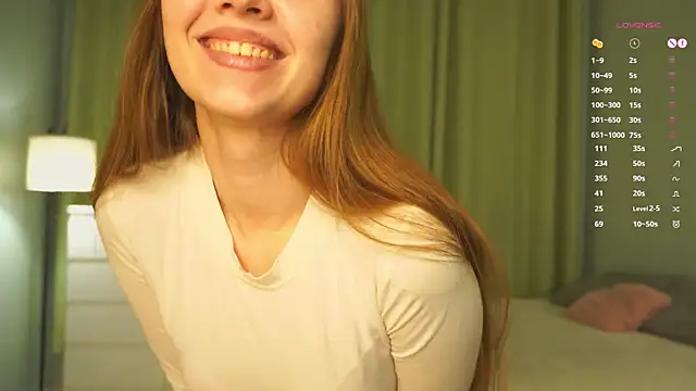 Snapshot of SharaNewbern chatting on February 2026 02:05:01 PM SharaNewbern online show from February 2026 02:05:01 PM