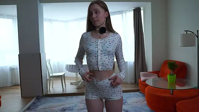 SharaNewbern online show from April 2026 10:50:01 AM