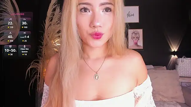 Isa cortes  online show from May 2026 01:30:01 PM