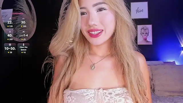 Isa cortes  online show from May 2026 02:03:01 PM