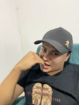 andresmahecha777 online show from March 2026 12:38:01 AM