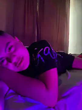 andresmahecha777 online show from April 2026 10:44:01 PM