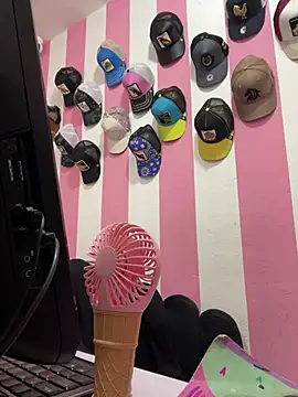 andresmahecha777 online show from March 2026 04:32:02 PM