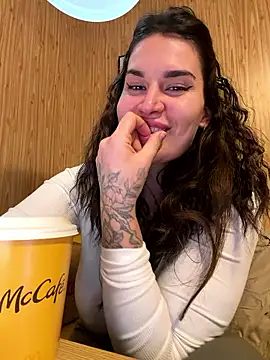 Snapshot of TattooGirlAlia chatting on January 2026 03:05:02 PM TattooGirlAlia online show from January 2026 03:05:02 PM