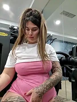 Snapshot of TattooGirlAlia chatting on December 2024 09:19:01 PM TattooGirlAlia online show from December 2024 09:19:01 PM