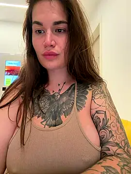 Snapshot of TattooGirlAlia chatting on October 2025 05:39:01 PM TattooGirlAlia online show from October 2025 05:39:01 PM