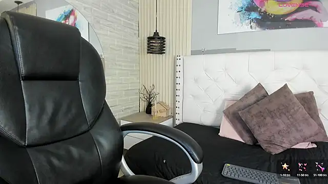 isabella  lux online show from February 2026 08:27:02 PM