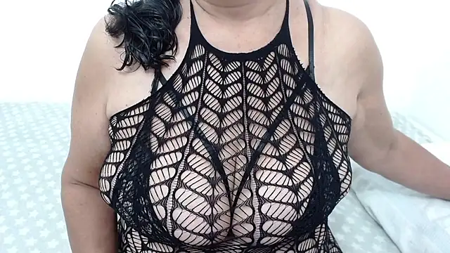 ElizabethMiler online show from June 2026 04:07:02 PM