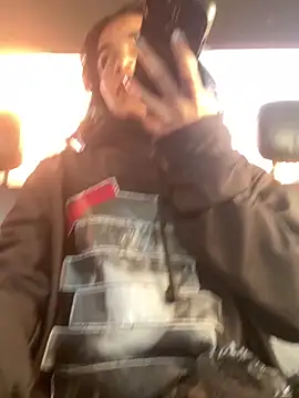 bliinkii and luka  online show from February 2026 01:00:01 PM