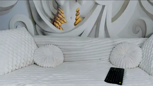 JessicaLee25 online show from April 2026 12:06:02 AM