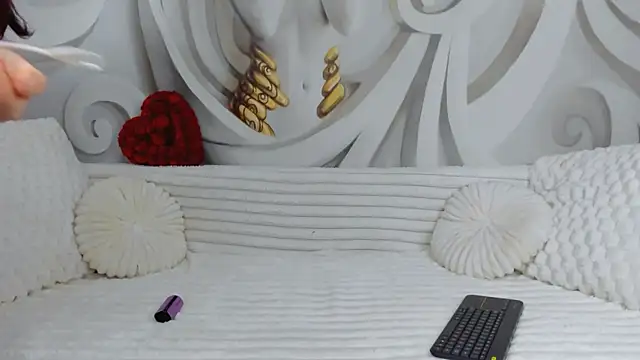 JessicaLee25 online show from March 2026 09:44:02 PM