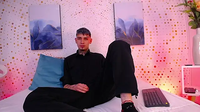 Snapshot of Max_Hader chatting on February 2026 01:10:01 PM Max Hader online show from February 2026 01:10:01 PM