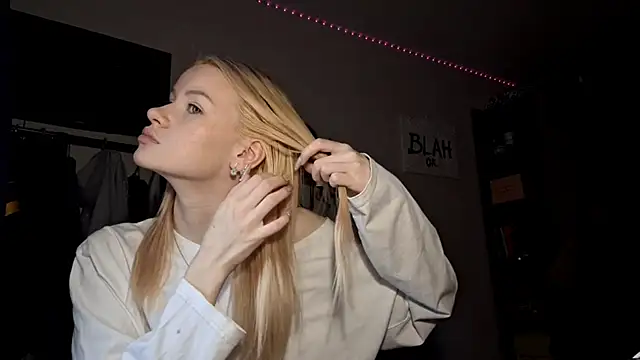 Snapshot of ChongTreece chatting on February 2026 06:11:01 AM ChongTreece online show from February 2026 06:11:01 AM