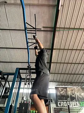 Snapshot of CreamKingg chatting on February 2026 09:37:02 PM CreamKingg online show from February 2026 09:37:02 PM