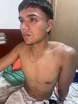 Snapshot of CreamKingg chatting on February 2026 05:13:02 AM CreamKingg online show from February 2026 05:13:02 AM