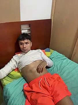 Snapshot of CreamKingg chatting on February 2026 02:56:02 AM CreamKingg online show from February 2026 02:56:02 AM