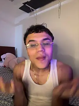 CreamKingg online show from April 2026 01:29:02 AM