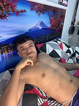 Snapshot of CreamKingg chatting on February 2026 05:07:02 AM CreamKingg online show from February 2026 05:07:02 AM