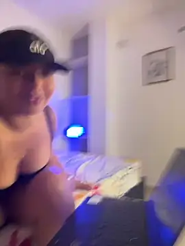 Kira Spiicy online show from February 2026 01:46:02 PM