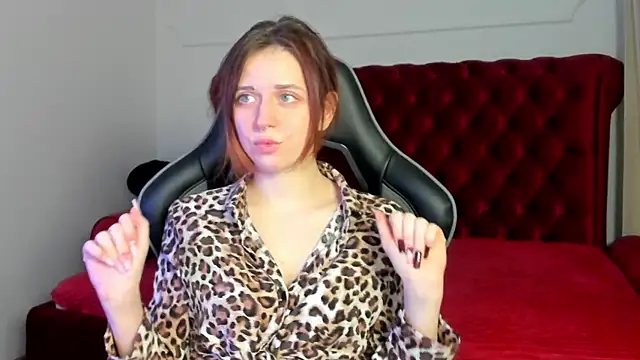 FreyaVey online show from February 2026 05:18:02 AM