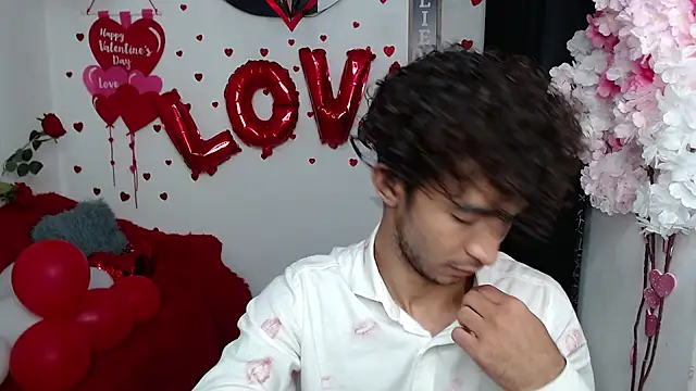 Caius fox online show from February 2026 11:21:02 AM