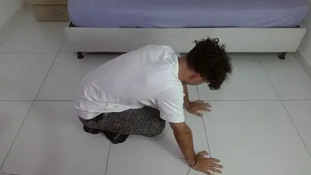 Caius fox online show from February 2026 11:23:01 AM