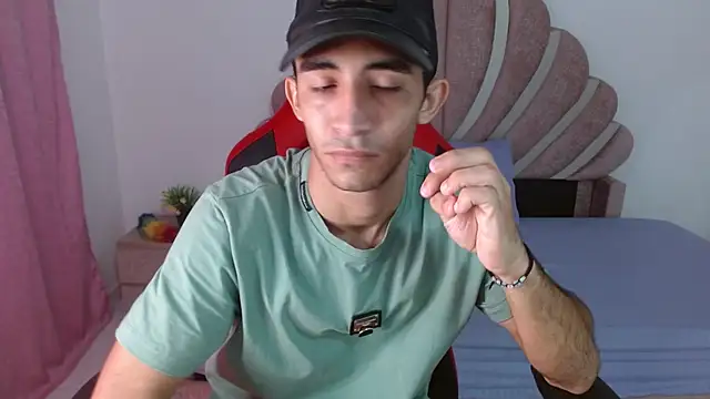 Caius fox online show from February 2026 11:19:01 AM