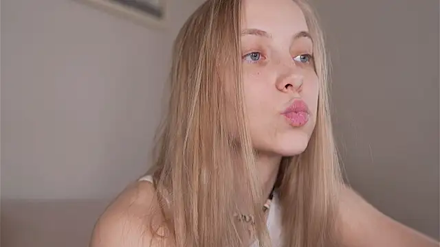 Snapshot of Appr0ved_ chatting on May 2026 04:24:01 PM Appr0ved online show from May 2026 04:24:01 PM