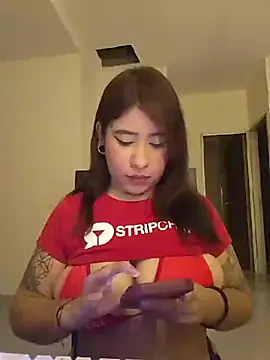 Snapshot of Helll_girll chatting on May 2026 04:16:01 AM Helll girll online show from May 2026 04:16:01 AM