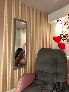 Snapshot of Dominik_Souza chatting on February 2026 01:34:01 PM Dominik Souza online show from February 2026 01:34:01 PM