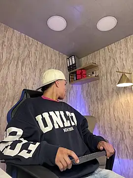 Snapshot of Dominik_Souza chatting on February 2026 01:46:02 PM Dominik Souza online show from February 2026 01:46:02 PM