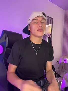 Dominik Souza online show from April 2026 08:22:02 PM