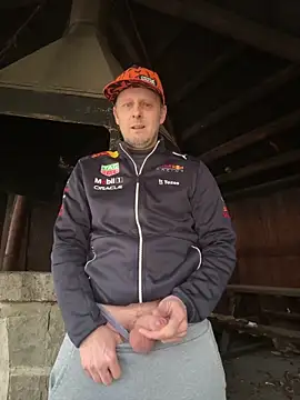 FrankdieSchwuchtel online show from March 2026 03:28:01 PM
