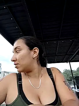 Robin H00t 2 online show from April 2026 09:40:01 PM