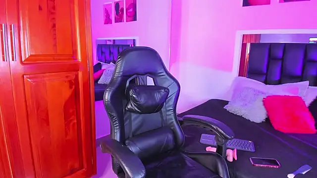 Isabella Moon9 online show from March 2026 02:09:01 PM