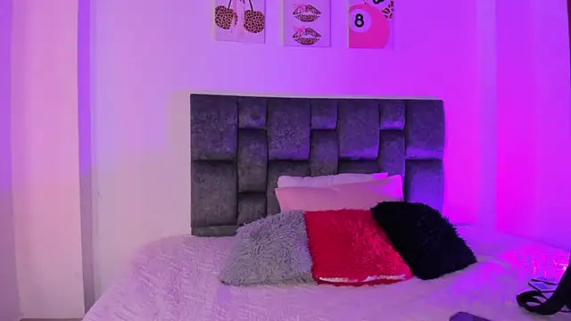 Isabella Moon9 online show from March 2026 12:14:01 PM