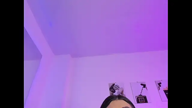 Snapshot of Isabella_Moon9 chatting on February 2026 11:43:02 AM Isabella Moon9 online show from February 2026 11:43:02 AM