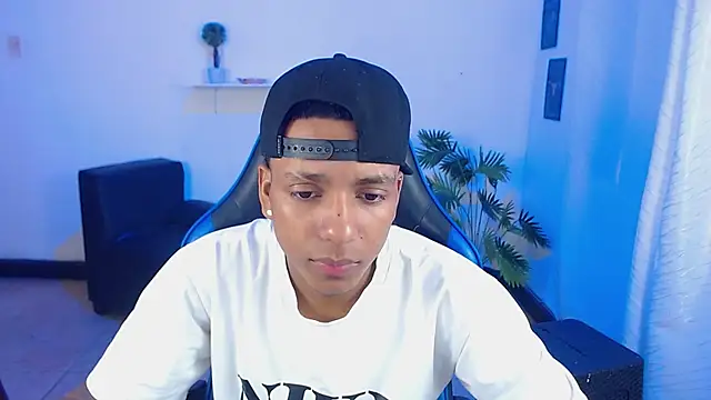 ostinn18 online show from March 2026 02:01:02 PM