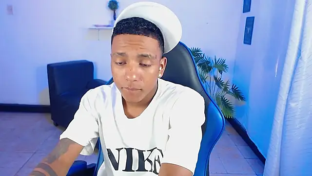 ostinn18 online show from March 2026 02:40:01 PM