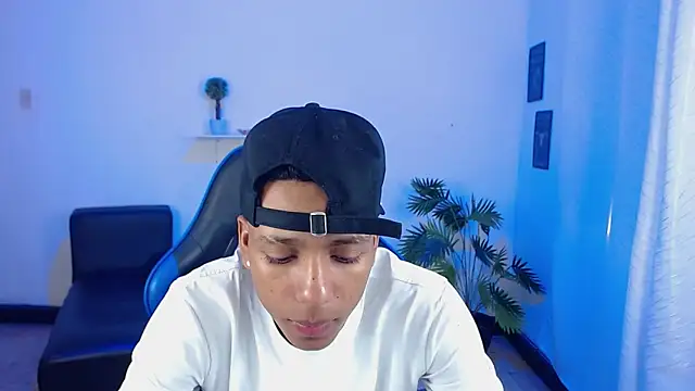 ostinn18 online show from March 2026 02:03:02 PM