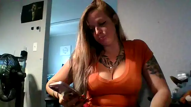 Gypsymomma17 online show from June 2026 08:50:01 PM