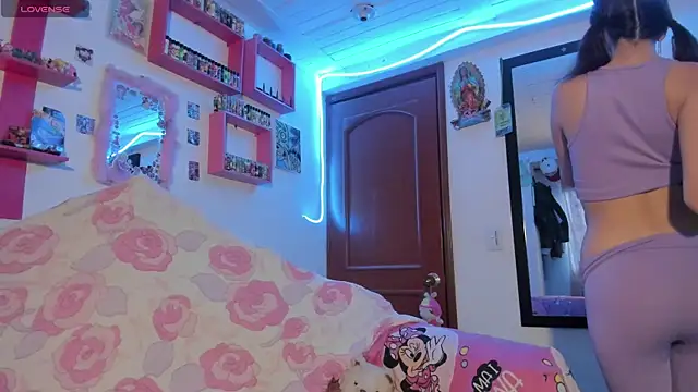 Rebecahart online show from April 2026 10:59:02 PM