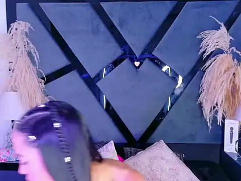 KylieWhitee online show from March 2026 01:24:01 PM