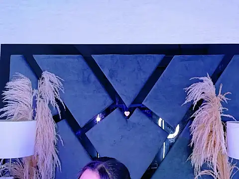 KylieWhitee online show from February 2026 12:07:01 PM