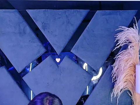 KylieWhitee online show from March 2026 12:02:02 PM