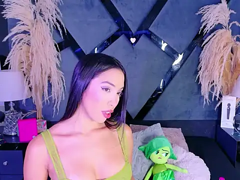 KylieWhitee online show from March 2026 01:37:01 PM