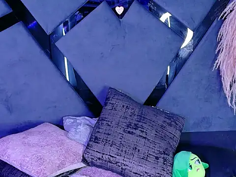 KylieWhitee online show from March 2026 01:51:01 AM