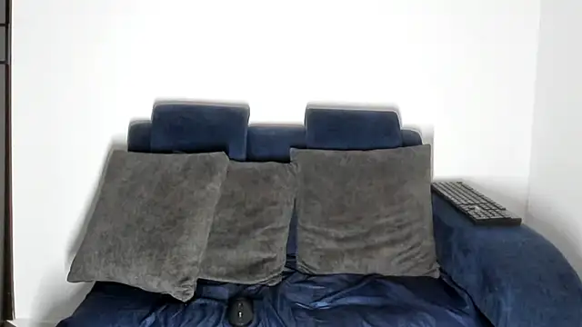 eliclasss online show from April 2026 02:07:01 AM